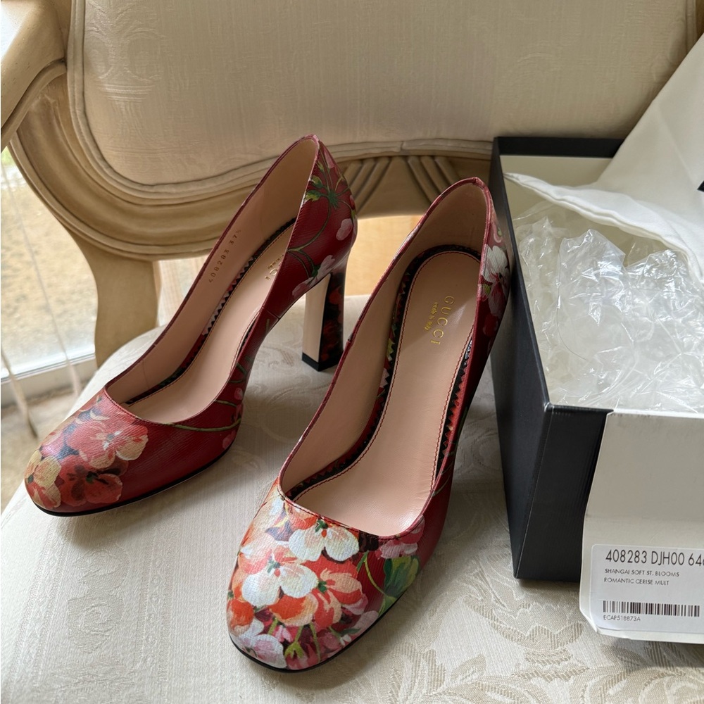 Gucci Pumps NWT